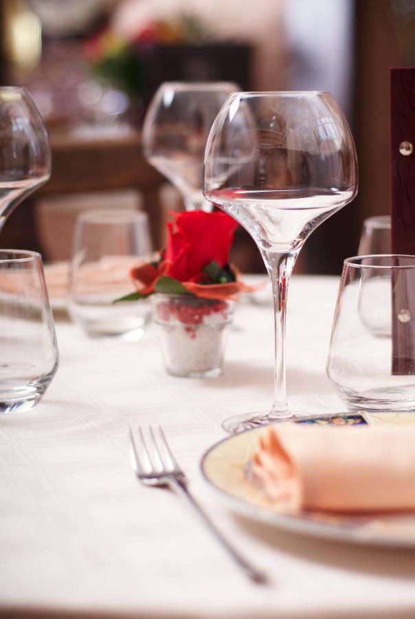 Logis Hotel Le Cor D'Argent Zewnętrze zdjęcie